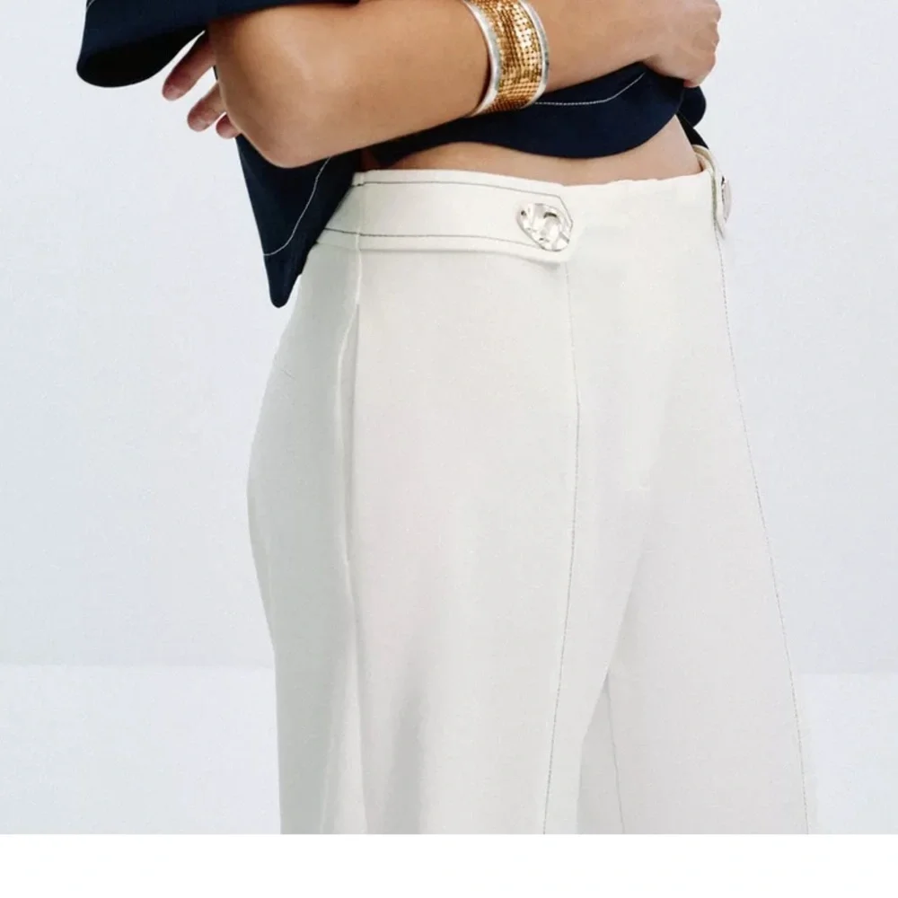 Zara NWT white pants with gold button appliqué detail
